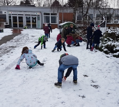 Schneemannbau kita